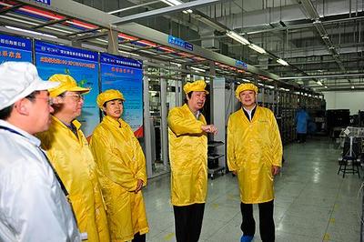 強衛東深入武鋼、武漢郵科院調研指導 出席武鋼反腐倡廉建設座談會